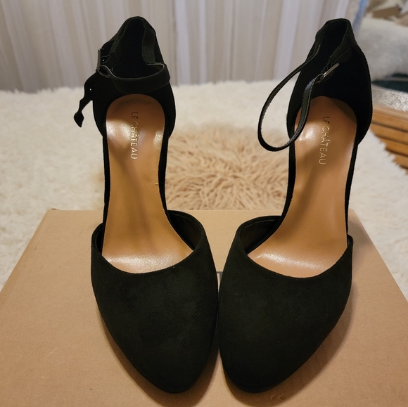 Le Chateau Black Mary Jane Heels - Picture 1 of 6